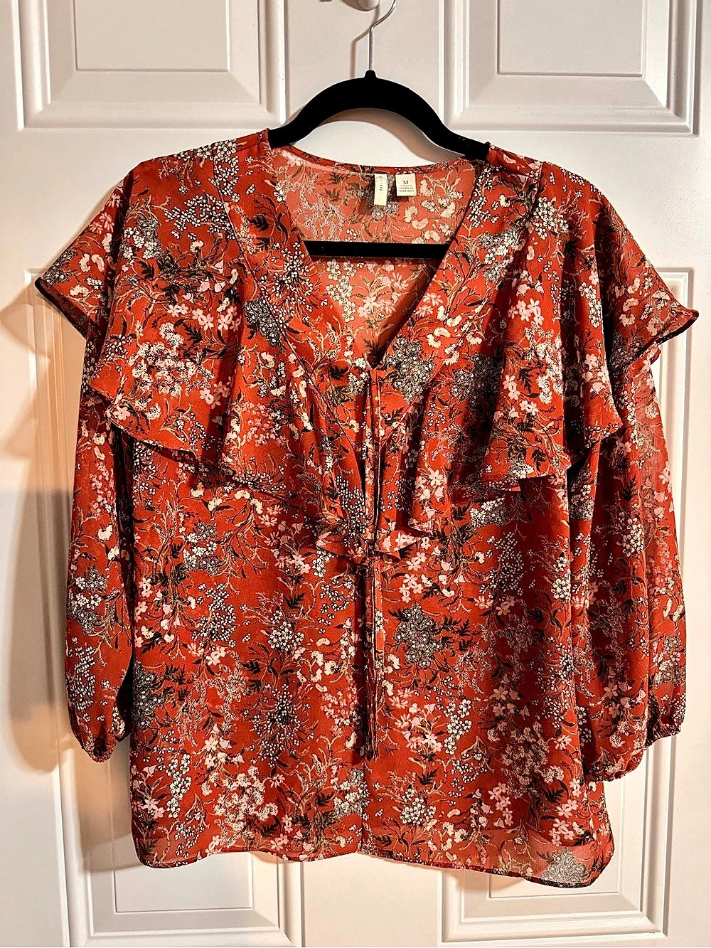 Floral Ruffle Blouse in Orange Size Medium Like New
